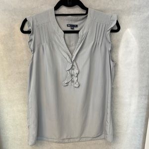 Super cute sleeveless gap top size large